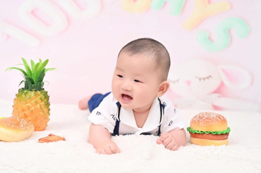梧州宝宝在妈妈肚子里